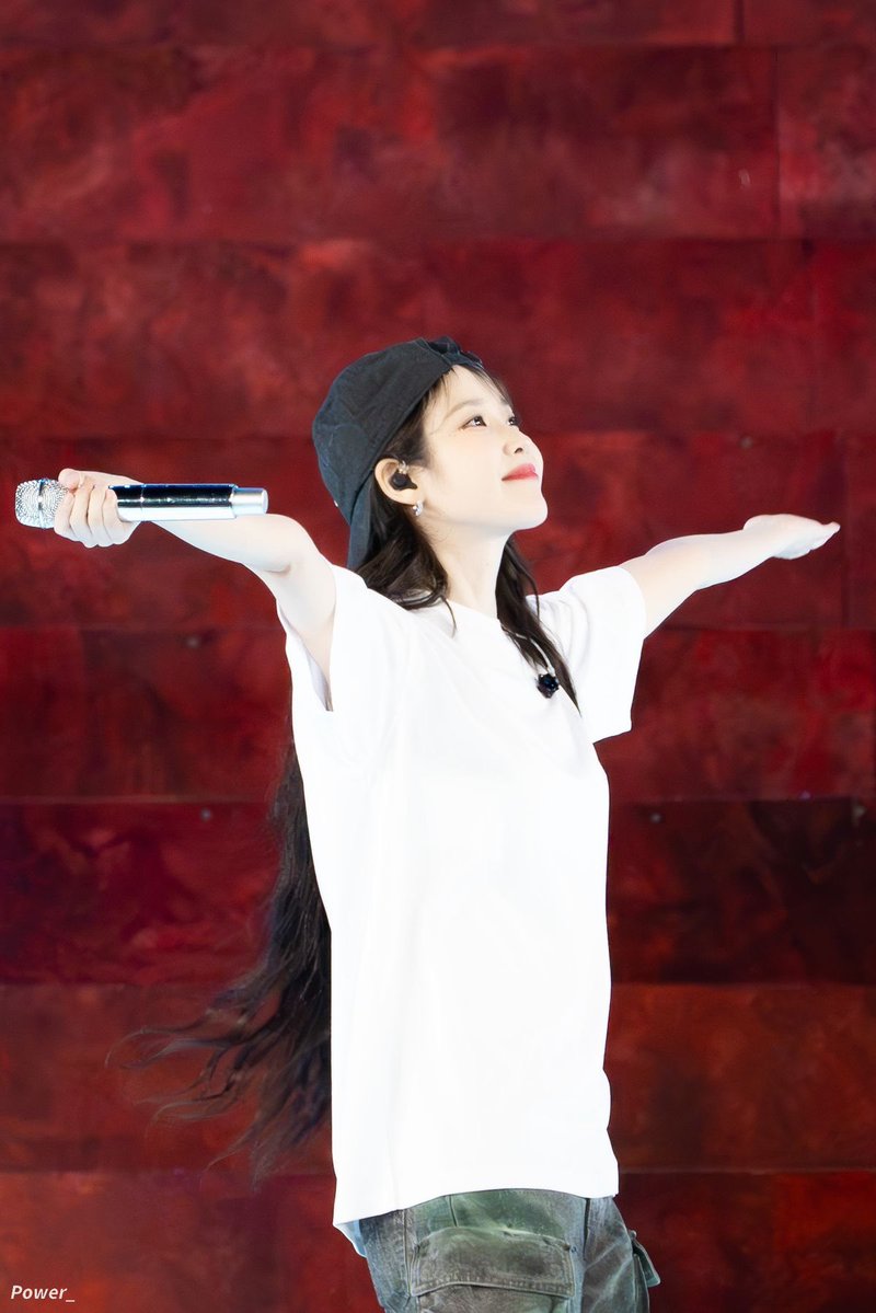 HOLSSI789's tweet photo. Good morning Tuesday
#IU_JiEun &amp; Uaena 🫶🏻💜🐥

ส่งกำลังใจให้ตัวเองในวันอังคารนี้ ไม่ว่าโลกจะโยนอะไรเข้ามา คุณคือ คนที่แข็งแรงพอจะรับมือกับทุกอย่างได้ 🥰🩷🫰✌️🍀

#ไอยู #IU #이지은
@_lUofficial https://t.co/gtI3JqQH6Q