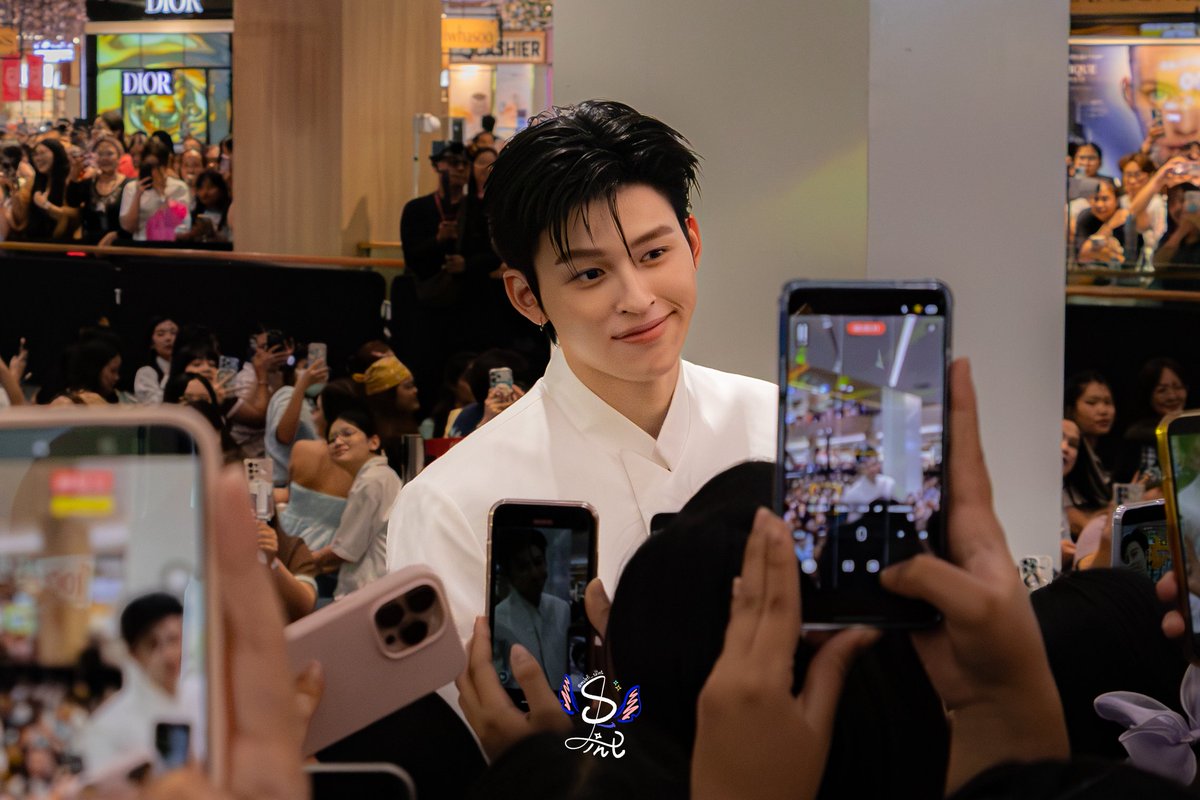 malefi_saint's tweet photo. 🐶: พิ่หล่อมาก และพิ่ก็รู้ตัวว่าพิ่หล่อ🙂‍↔️😏
#ppnaravit https://t.co/za9fq3ML7X