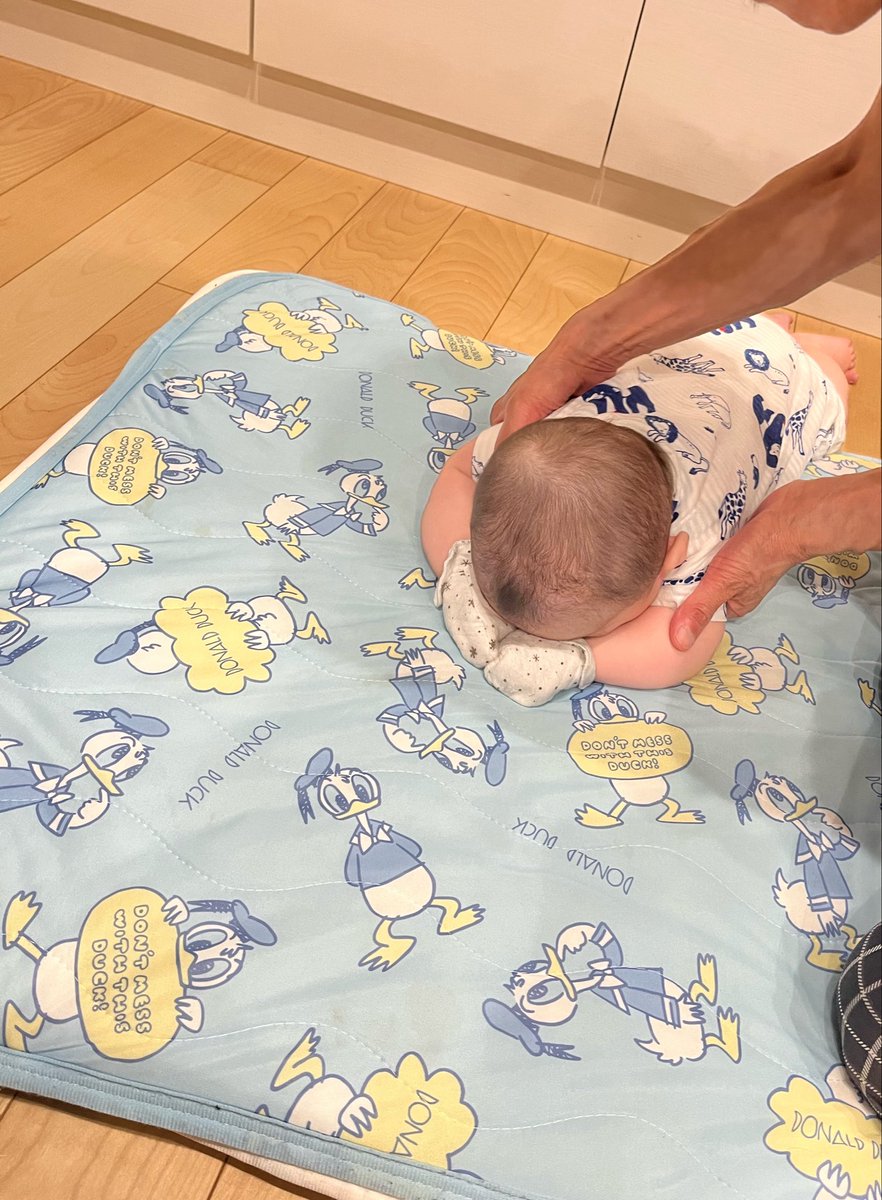 yasu7210's tweet photo. 抱っこして寝ないタイプ🤪

セルフで寝んねタイプありがたいけど
これでたまに寝るから見てないと怖い😱 https://t.co/r1fxdEEqHZ