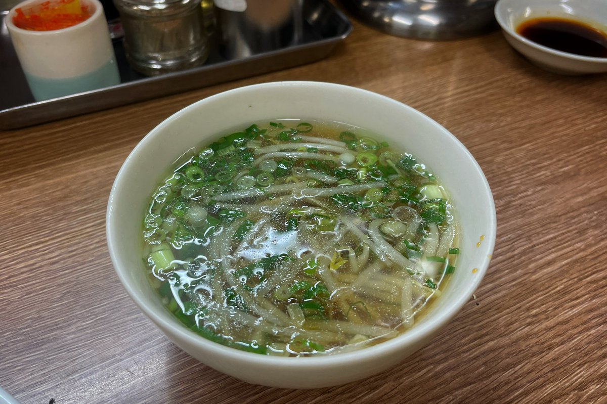 chahanista's tweet photo. 住所 : 神戸市兵庫区
屋号 : 菊水一貫楼
品名 : 焼きめし

うま！
シンプル美味いを追求したい。 https://t.co/2GzpyDMVKL