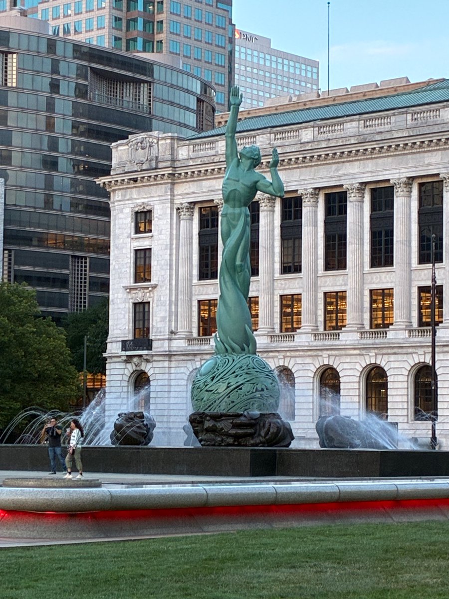 TammiMinoski's tweet photo. I love this city! #thisisCle https://t.co/Vu3tfOHpB2
