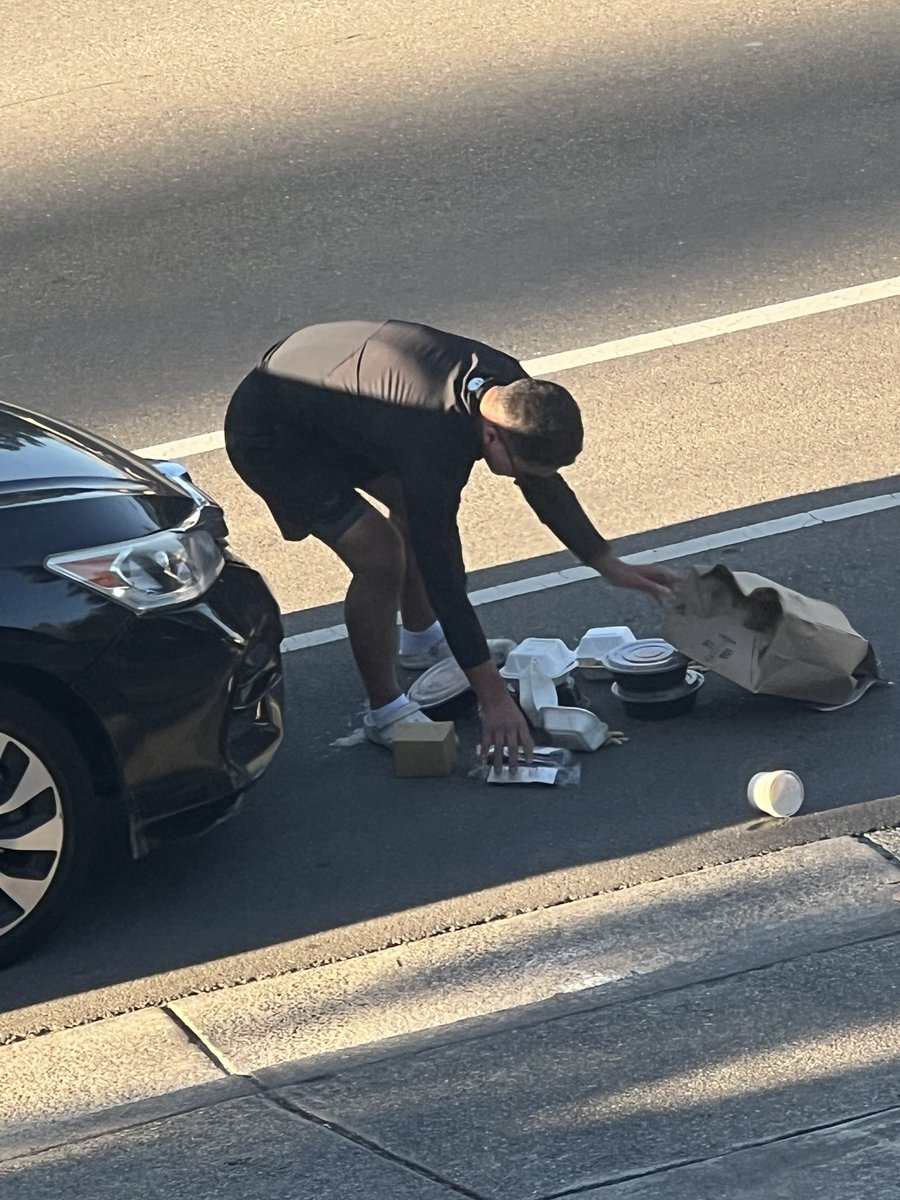 RossHatamiya's tweet photo. @DoorDash - My entire dinner for 4x ends up on the street and your final resolution is a $5 credit? It gives new meaning to the term “street food” but this is unacceptable. https://t.co/7GA6PCZhz3