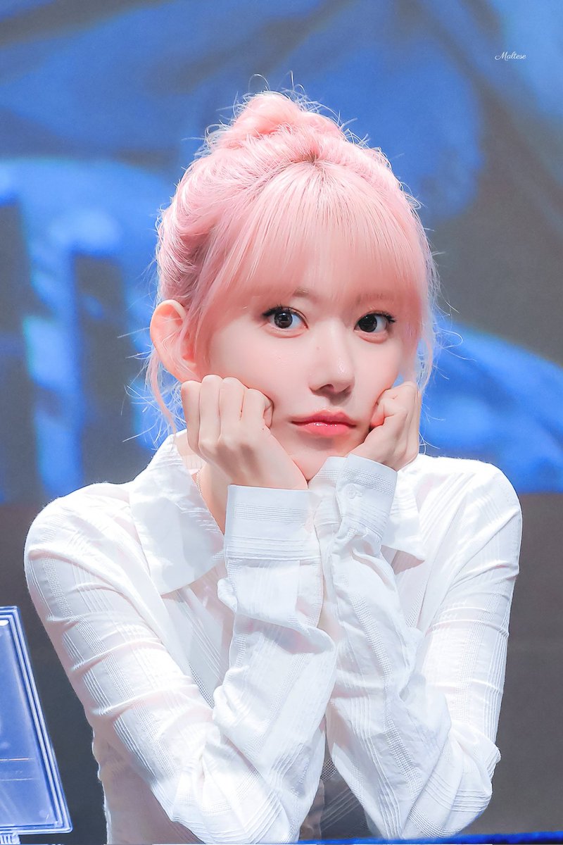 bakingbeikim's tweet photo. 많이 쳐 줘야 19살 https://t.co/znQBTI2PTB