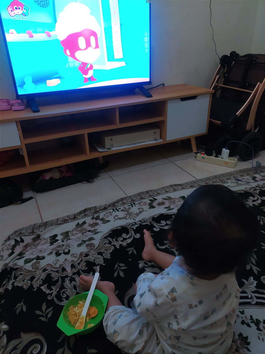 imawitchcat's tweet photo. penampakan pagi² as a onty https://t.co/4slyI8FDLR