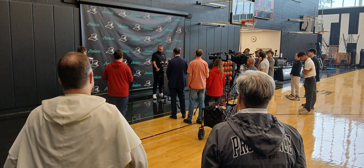 JRbroadcaster's tweet photo. It's July 6. 20+ media in attendance. Expectations are building. #pcbb #pcbc #gofriars @friarsvox https://t.co/VxycxDzQOA