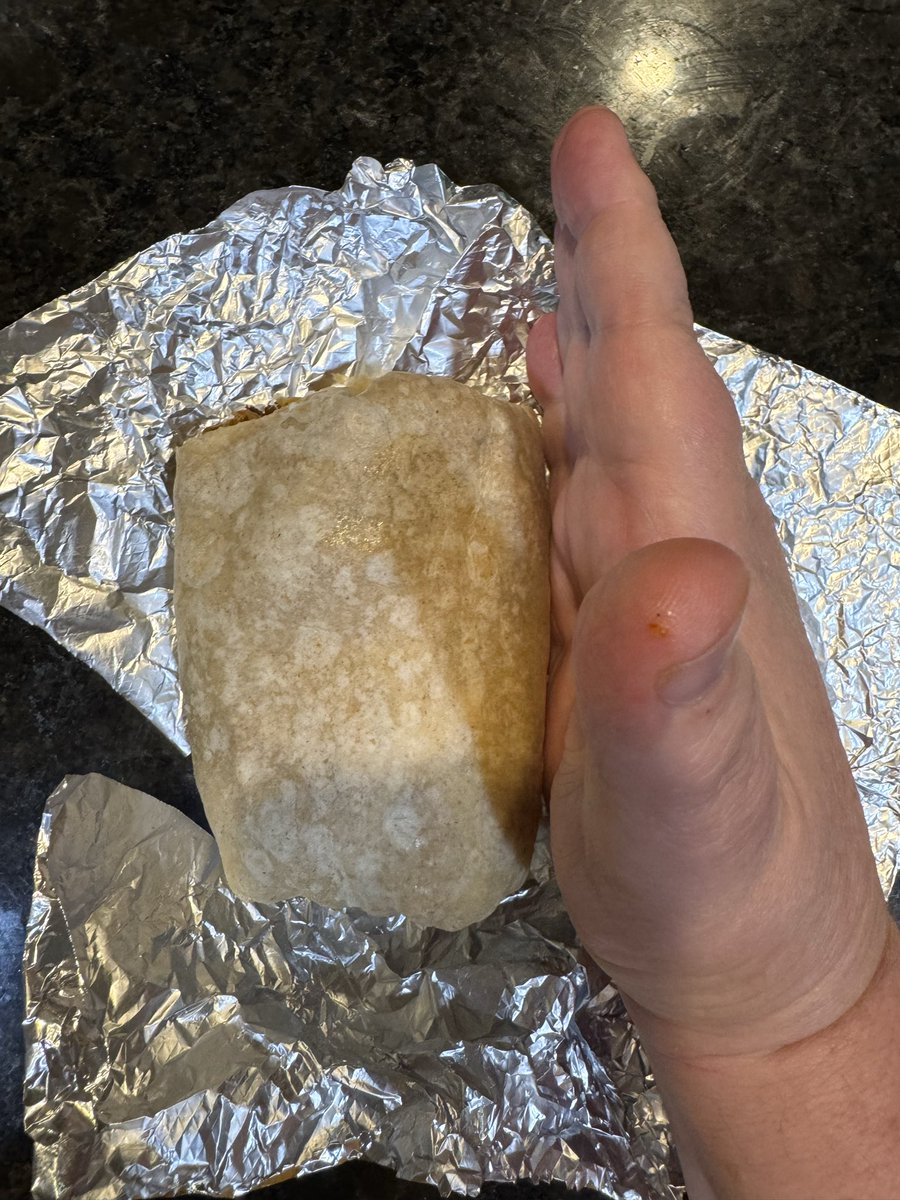 MarCetingBerger's tweet photo. @ChipotleTweets I do not have large hands - fat but not large. This burrito is sadly small and tastes disappointing. https://t.co/UJkbYeURKU https://t.co/XjgXZ7EH8Q