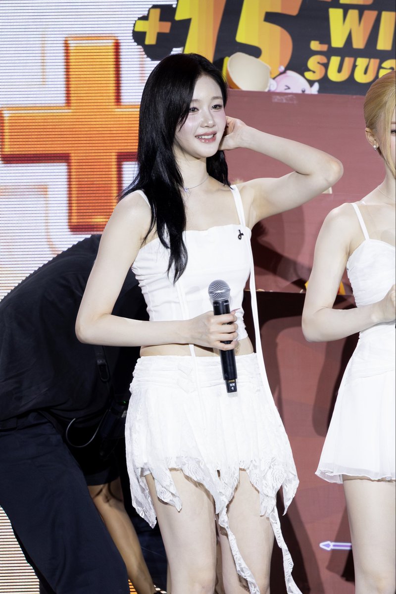 bowww_b's tweet photo. ทุกครั้งที่เห็นภริตา ยิ่งมั่นใจว่าความสวยไม่มีขีดจำกัด

#PHARITA #파리타
#BABYMONSTER #베이비몬스터 https://t.co/pJhN8DjadI