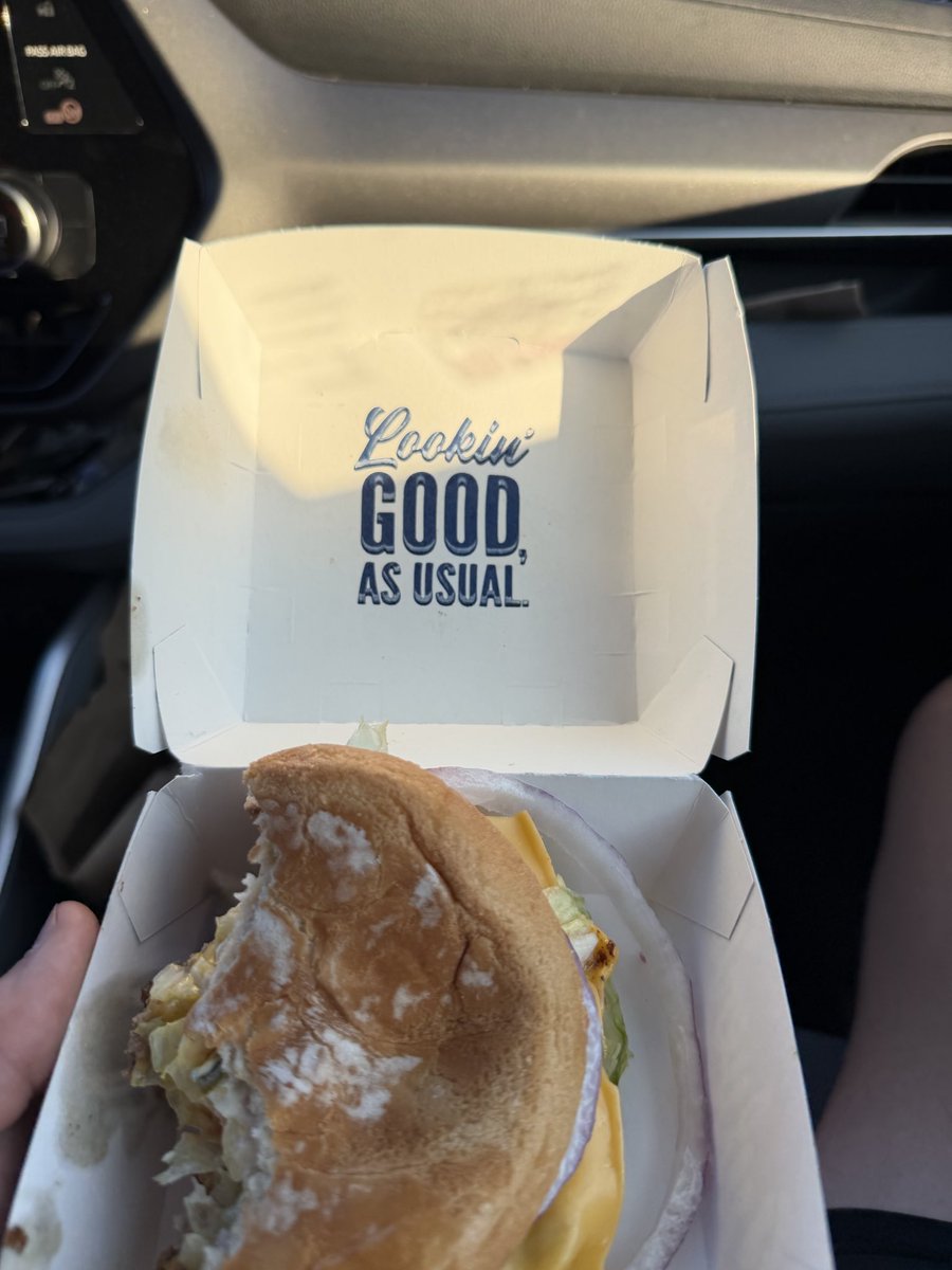 WiacRico's tweet photo. There’s something special about Culver’s, all there employees have that good autism. Love it, keep up the good work Culver’s!! #best https://t.co/cz7dUfb9IT
