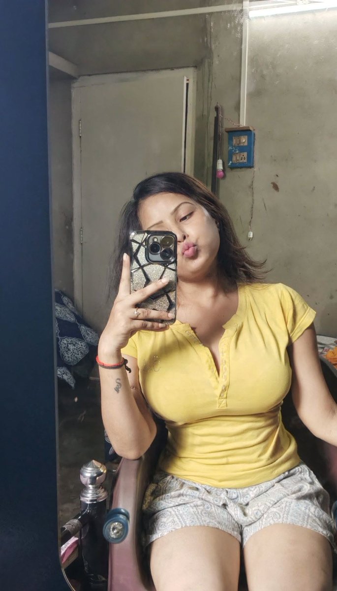 PanikaS_'s tweet photo. Blooming with confidence. https://t.co/fRE7iClaxe