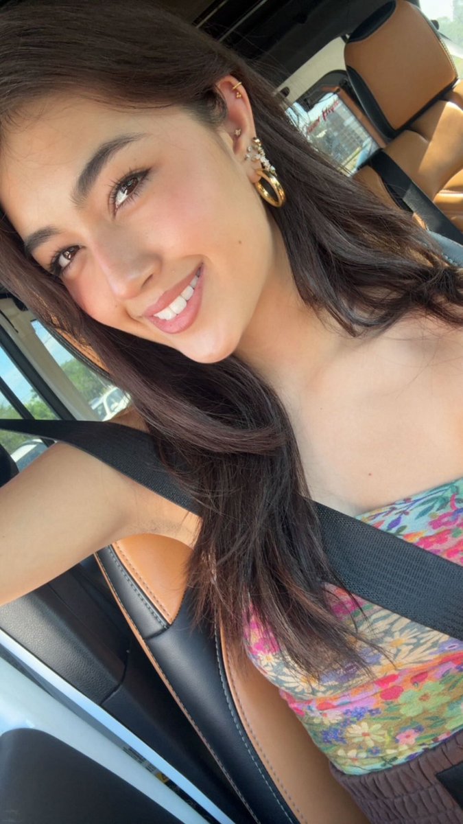 KylinMilan's tweet photo. Where did you drive to today? I drove to Target I also posted new pics 📸🔥https://t.co/l09qfyHpM7 https://t.co/0tv2gEgukC