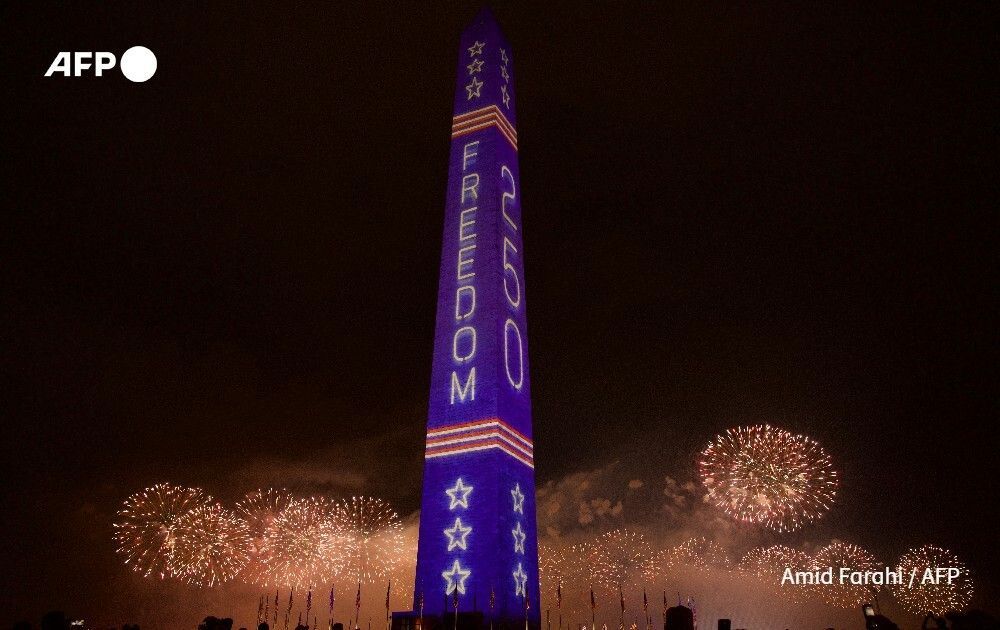 AFP's tweet photo. Washington was briefly the most polluted major city in the world after a massive Independence Day fireworks show. 

The company hired by the White House's Freedom 250 organization had set a goal of breaking a world record by launching 850,000 fireworks 

https://t.co/z4frPhK4sk https://t.co/awxWs0Wis7