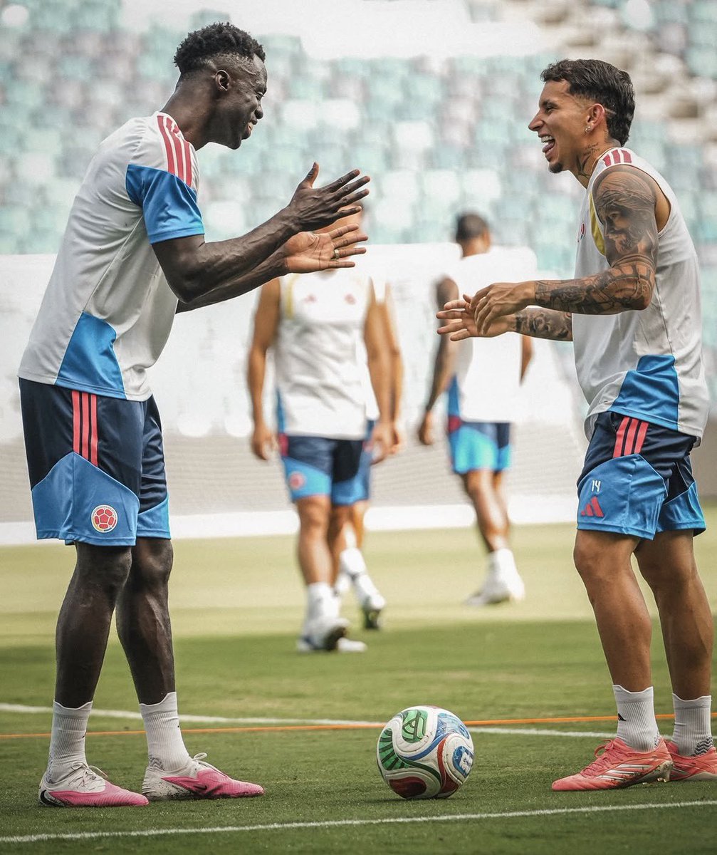 golesendir_'s tweet photo. Nuestros dos mejores players del Mundial. https://t.co/75hjCLTi8b