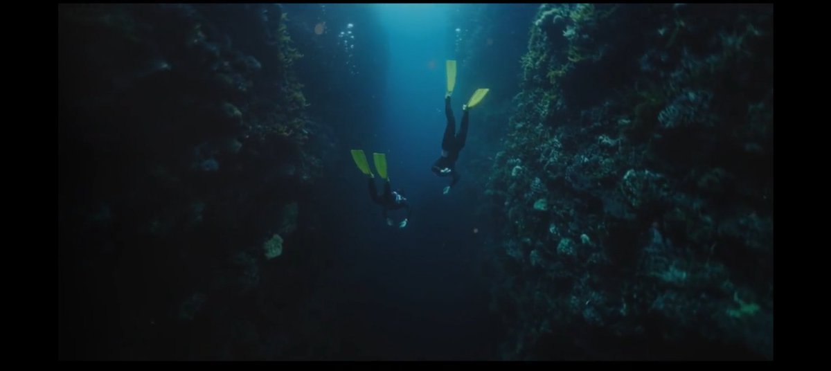 shelovenctxt's tweet photo. todas las escenas bajo el agua me parecen tan bonitas y relajantes
#AzureSpring #AzureSpringEp5 https://t.co/J2WJ1euHDs