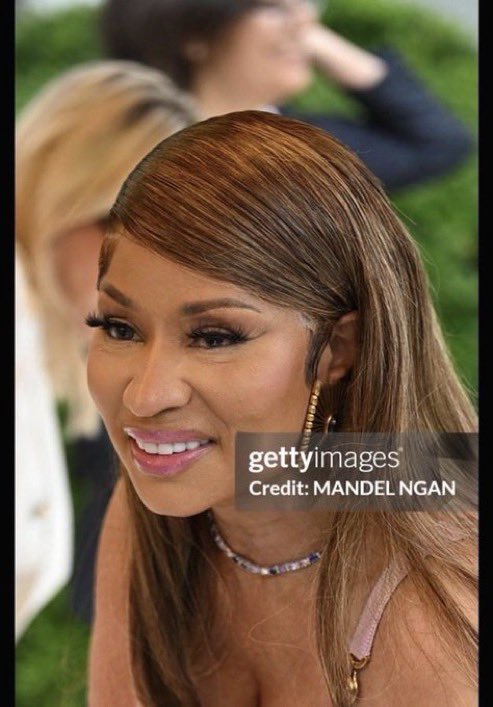 positionses's tweet photo. STOP EDITING NICKI'S PHOTOS TO MAKE HER LOOK UGLY !!!!!

fake                                                       real https://t.co/b6fMdiCoWm