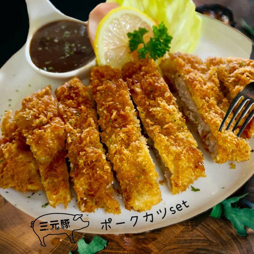 kitchen_pomme's tweet photo. 7月7日（火）
旭川 くもり時々⛅️26℃

おはようございます☀
晴れ気持ちいい朝☀️
今週末は雨☔予報だね
蒸し暑いなっ

はい🙋‍♀️
昨日ご来店&amp;テイクアウト
ありがとうございました😊
本日OPEN！
よろしくお願いします🙇‍♀️

あっ明日水曜日
定休日です

🧑‍🍳
【7月休み】
1.8.15.21.22.29日 https://t.co/zPSZJ81mNc