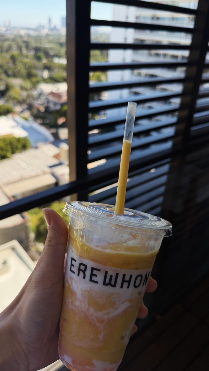 WinmetawinO's tweet photo. 🥤😋

#winmetawin @winmetawin 
#snowballpower https://t.co/ZcAlHHy34n
