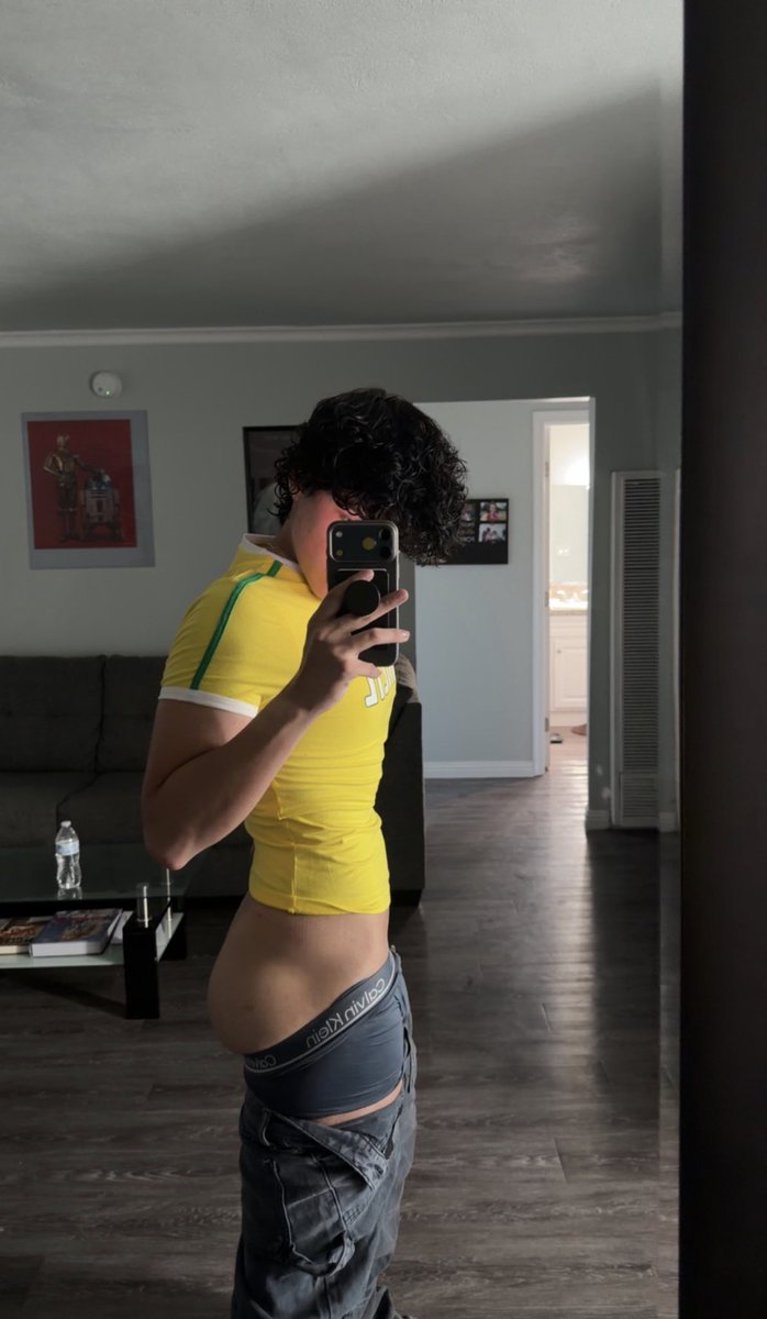 angeljuarsz's tweet photo. bruh… https://t.co/fysIxnRMBa