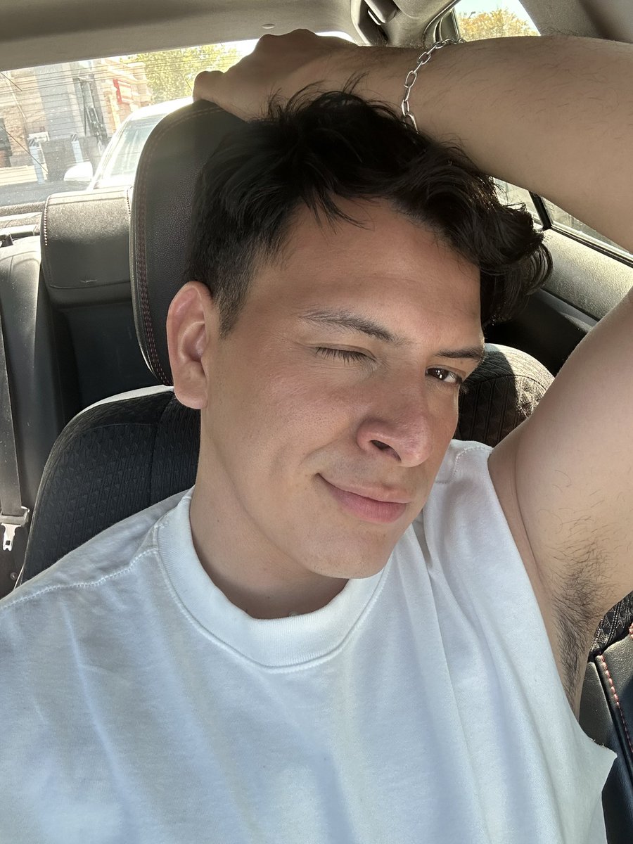 AlejandroChopin's tweet photo. 🥵 https://t.co/50575tD0LI