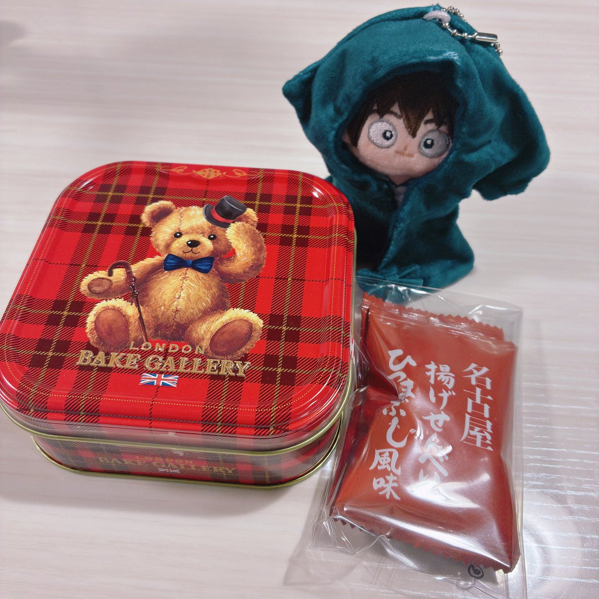 keshi_seed's tweet photo. お天気が不安定な中、スペースにお立ち寄りくださった皆さま、お手に取ってくださった皆さま、本当にありがとうございました！
差し入れやお土産もたくさんいただいて……ありがとうございます🥲❤️
夜勤のお供に大切にいただきますね🐿️ https://t.co/KaX82h6tbR