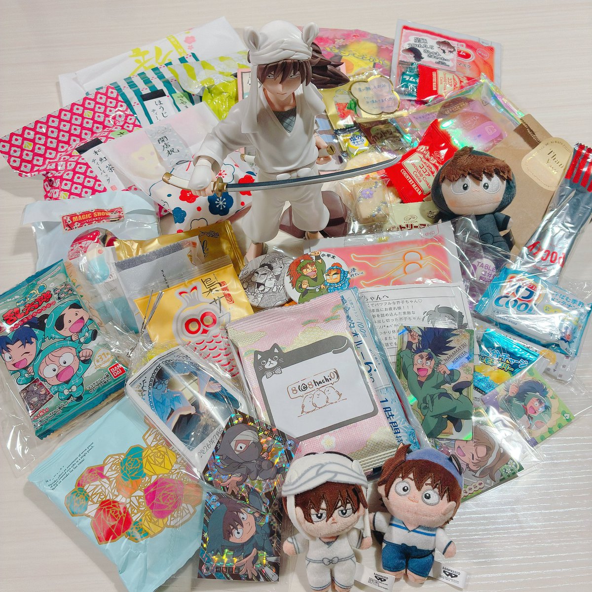 keshi_seed's tweet photo. お天気が不安定な中、スペースにお立ち寄りくださった皆さま、お手に取ってくださった皆さま、本当にありがとうございました！
差し入れやお土産もたくさんいただいて……ありがとうございます🥲❤️
夜勤のお供に大切にいただきますね🐿️ https://t.co/KaX82h6tbR