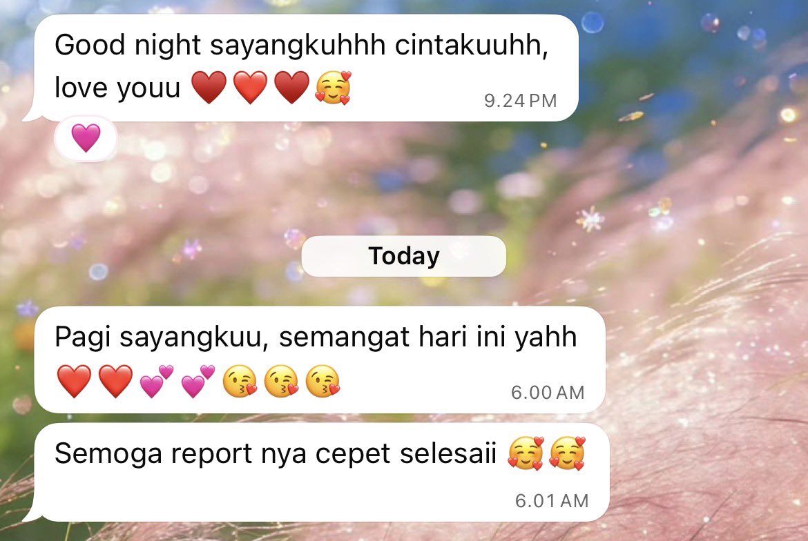 royalife's tweet photo. cowoku lebih tua 4 tahun tapi kyk gini kok kak typing nya🙏🏻 https://t.co/mcwIWlRsaf