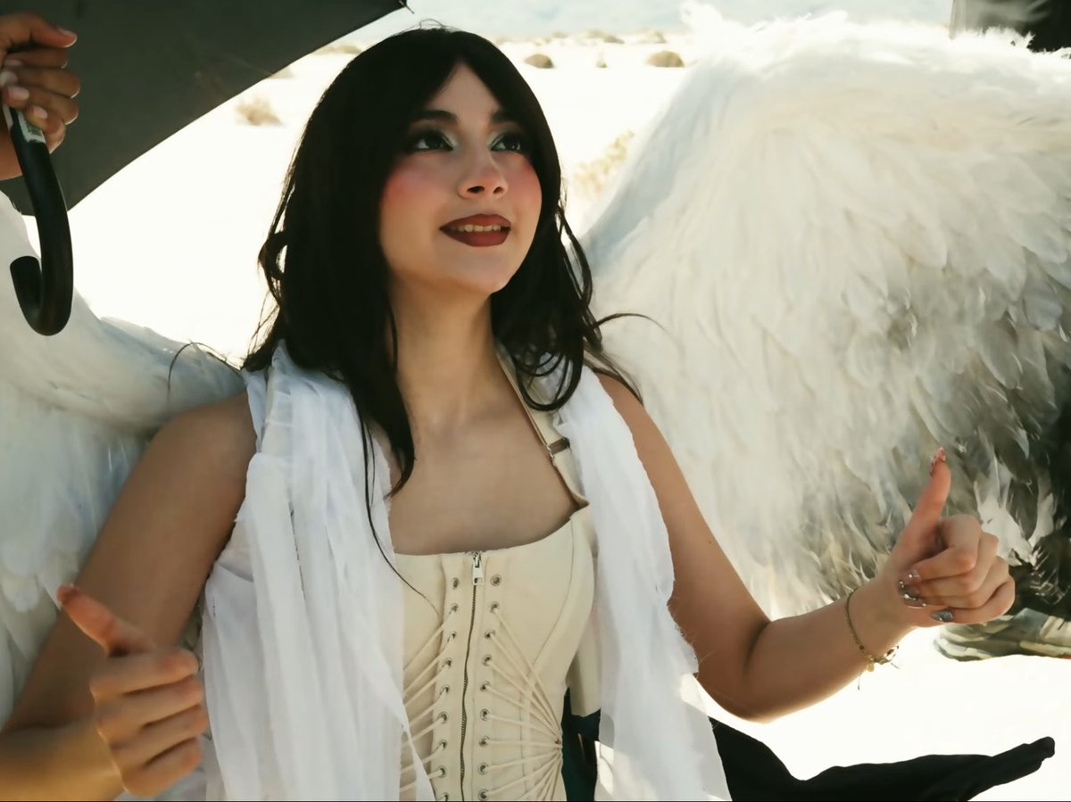 labrujacadaver's tweet photo. viva the warning mv bts https://t.co/EEk2QwR8ru