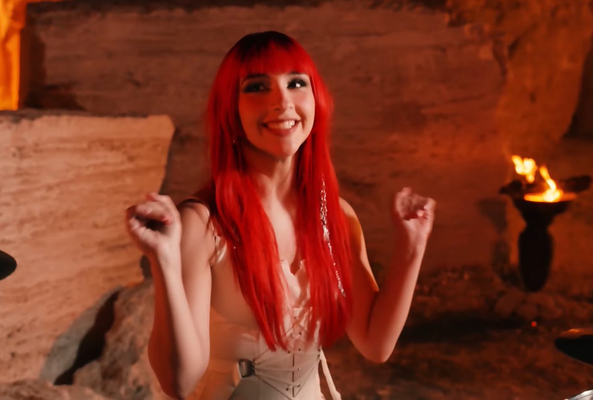 labrujacadaver's tweet photo. viva the warning mv bts https://t.co/EEk2QwR8ru