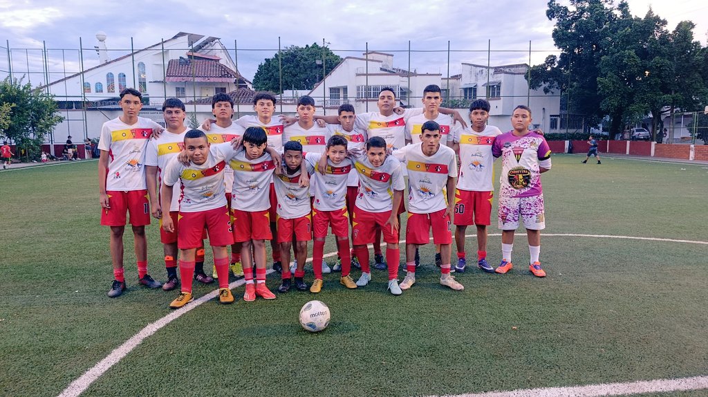 EdwinferneyUrr2's tweet photo. Club deportivo Victoria categoría sub 15 - 17 https://t.co/h2Uc37B3AN