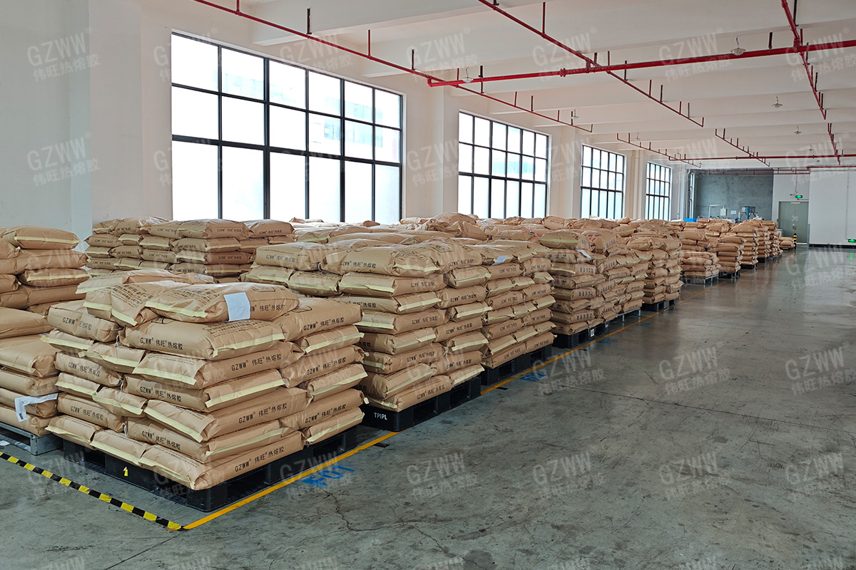 GzwwS's tweet photo. Strong R&amp;D, automated production &amp; large spot warehouse. Eco hot melt sticks for assembly &amp; crafts, customizable formulas &amp; fast global shipment. #hotmeltmanufacturer #factorystrength https://t.co/pwc0fDCRtB