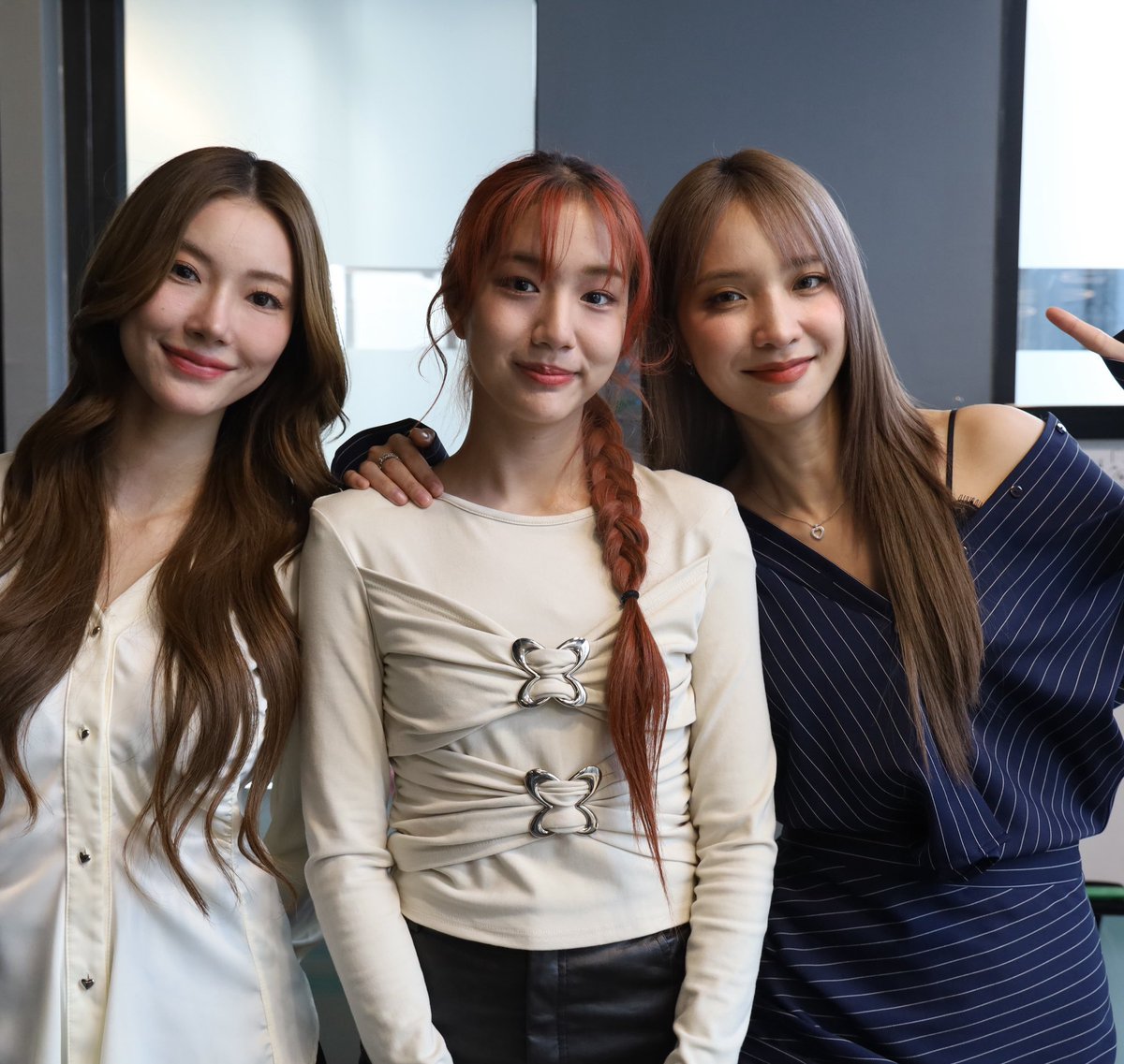 jjjboiledegg's tweet photo. “the new intern who was into lal is actually janjingjing’s daughter” https://t.co/4eVyHhkMKJ