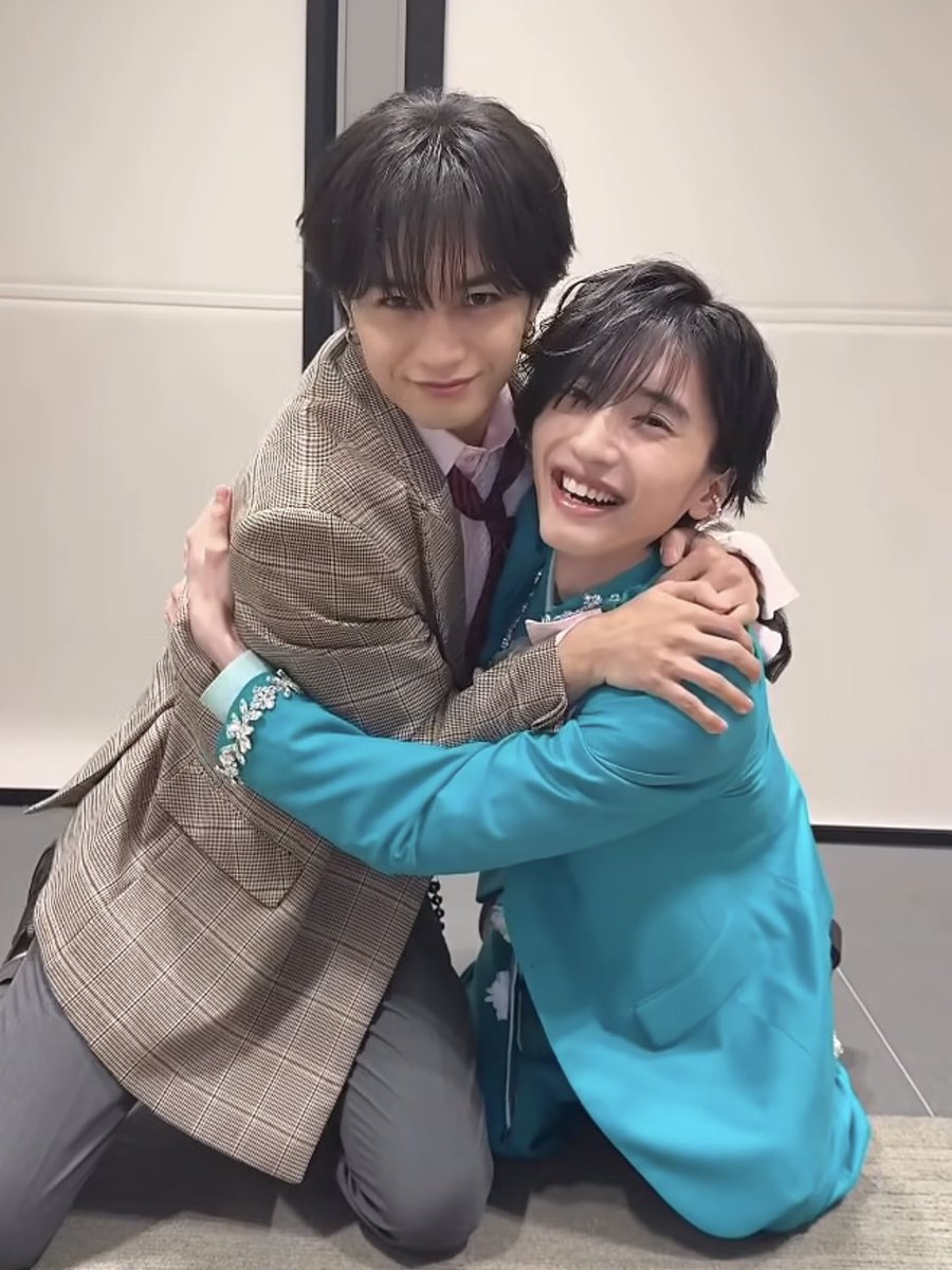 ao1258690's tweet photo. 尊すぎて一生見てしまった
大天使2人のコラボありがとう💙🩷

全オタクが嬉しいはず…無料で見ていいんですか🫠

可愛すぎるし顔が強すぎる…！！

#中島健人
#道枝駿佑
#僕がカワイくてけんとくんがカワイくて https://t.co/Xye5DGRwJG