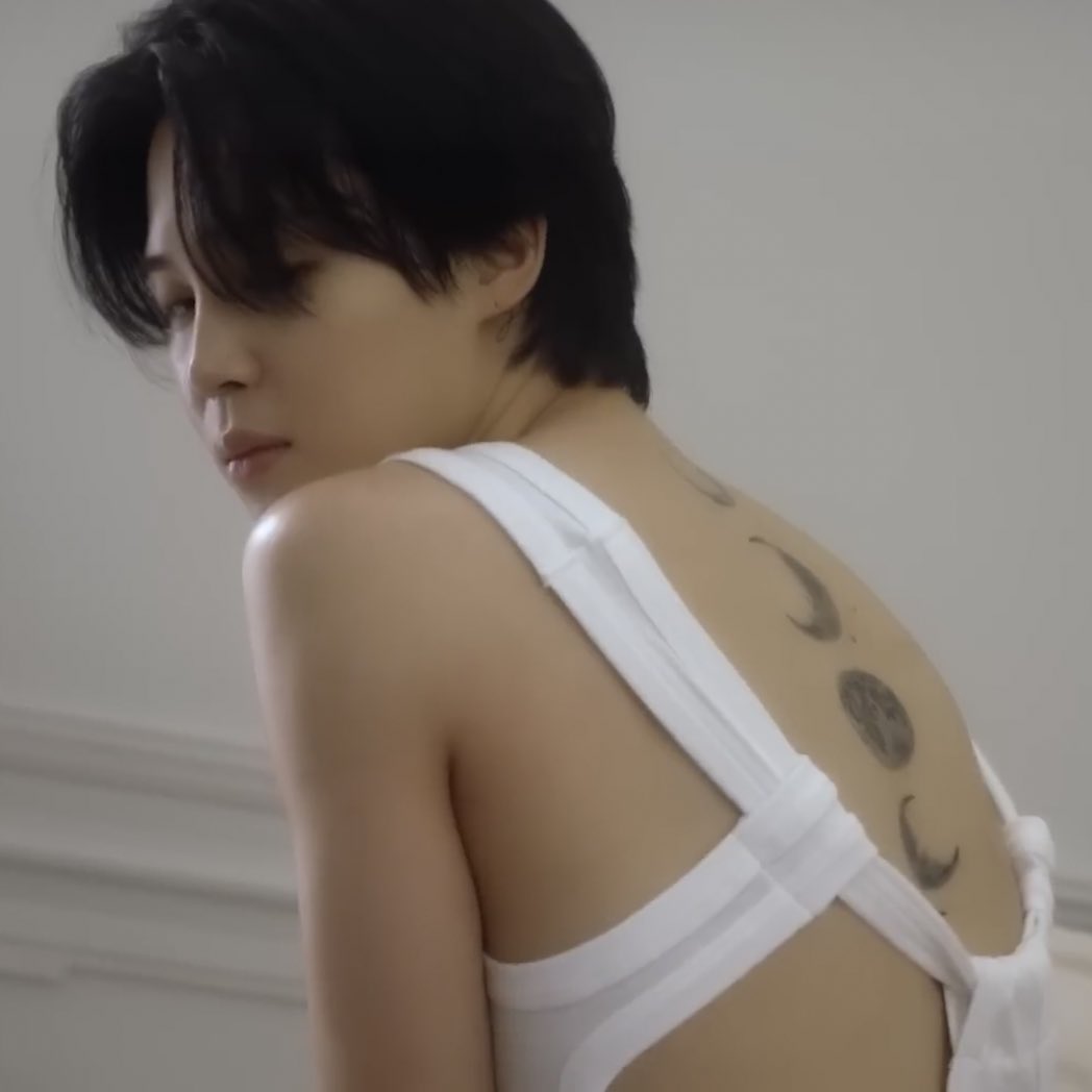 pics_jmn's tweet photo. im never shutting up about how pretty his moon tatts are https://t.co/cMVjUuBzV7