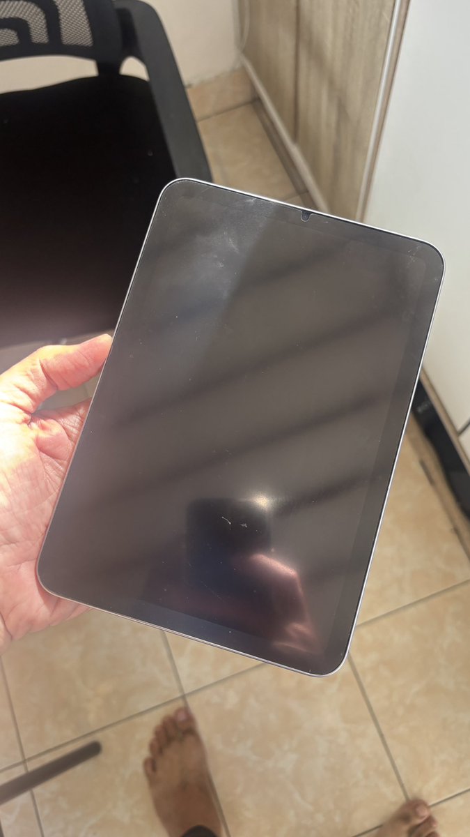 benniariawan's tweet photo. WTS ipad mini 7 wifi only 128 gb warna gray, kondisi normal mulus, baterai normal. Batangan, box belum ketemu. Bonus stylus usb dan softcase hitam. 
Harga nego 7,8 jt (toped n shopee wellcome)
#ipadmini #jualipad #appleipad

bantu jualin n nitip lapak ya om @bhaguz_403 🙏 https://t.co/kR3YIfMFnc