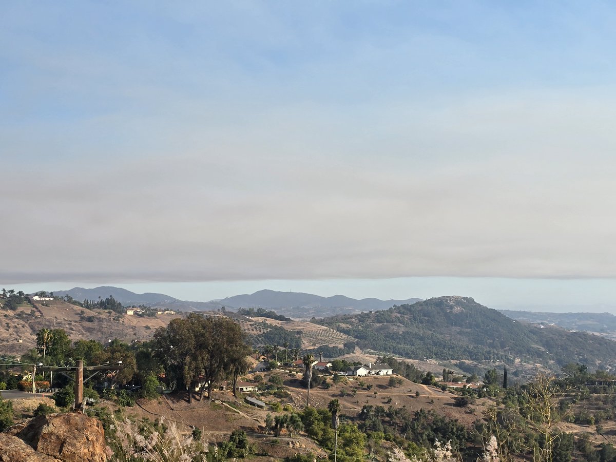 buell003's tweet photo. Views of the #PipelineFire on #MarineCorpsBase ##CampPendleton from two locations in Southeast #Fallbrook, California, 92028. By Michael Jonathan Buell of the #DemocracyWatchNews Service, @dwatchnews_nam, https://t.co/KX7PVnGTPZ on July 6th, 2026 via 5:50 PM to 6 PM. cc: @NorthCountyFire