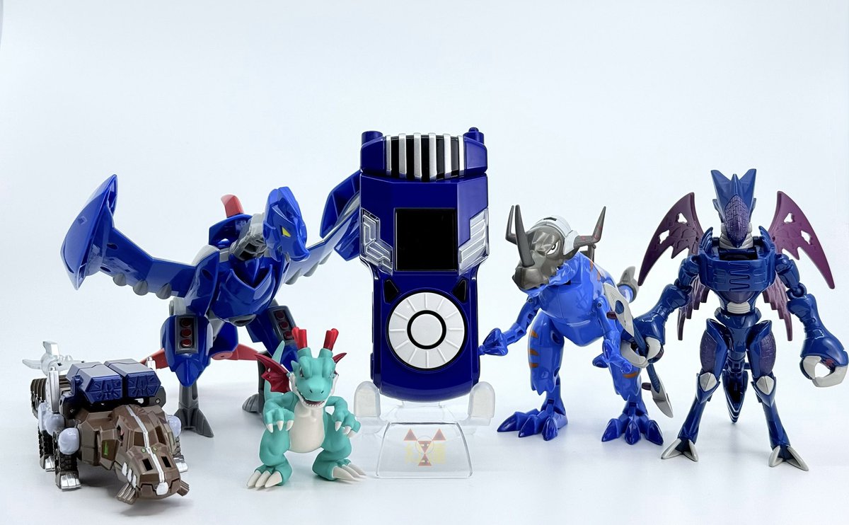 walkkingheart's tweet photo. WE ARE XROS HEART! https://t.co/tu9UXSL4Yn