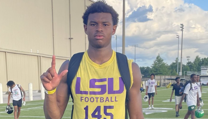sixstarfootball's tweet photo. EVENT COVERAGE | A look at several standout prospects who impressed at LSU (Defense)

☆ Six Star Football takes a look at several rising prospects 🔥
📈 Full evaluations and recruiting takeaways are now live.

📖 STORY ▶️ https://t.co/5WLPrwf1Ma 

@tyresebrown2029 @DarrenCoatesJr @Craig_C123 @AL74Fomby @javaughng2x_ @JuanDHerna82542 @mark_hosinski @Kyle_Johnson30 @ImJairius @kendalljr_ @MicahLevyCO27 @TreyMoore___ @LandenOrtte @ApadillaDL @WalkerPugh0 @Malachi494563 @Broderick_S2030 @Gabe_Savarese40 @seth2028 @JoshuaaShorterr @Jeremiahsmith88 @trenajh2 @ByronStevens22 @Jstrapss @StevieWash_ @JWilliamsJRW3 @WaylandWilliams