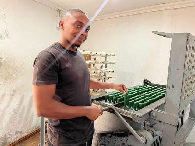 _Tee__G's tweet photo. 😭😭😭🥹🥹🥹This industry was once largely dominated by Pakistani 🇵🇰 -owned businesses. Today, more South Africans are building their own enterprises and creating opportunities within our economy.

Meet 26-year-old Makatu Tshivhula from Soweto, Gauteng, founder of The Light Candles.

Makatu made the bold decision to leave his job and build a candle manufacturing business from the ground up. Today, his products are stocked in selected SPAR stores across Gauteng.

His journey is a reminder that entrepreneurship can create jobs, strengthen local industries and contribute to South Africa’s economy. 🇿🇦