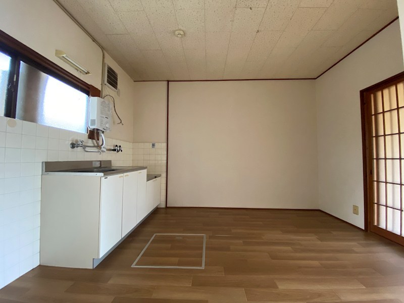 flatagency's tweet photo. 【#京都のお部屋探し】
比叡山の麓、のどかな修学院エリアのアパート。
物件敷地内の庭に面しており風通し良好🌿
水回り3点セパレート、2口コンロ設置可のキッチン、
間取りは1DKでゆとりがあります👍

自然に囲まれてゆったり暮らしたい方におすすめです。
詳細↓
https://t.co/Ot4OpUYgIh
#京都賃貸 https://t.co/AdLYyq1JO3