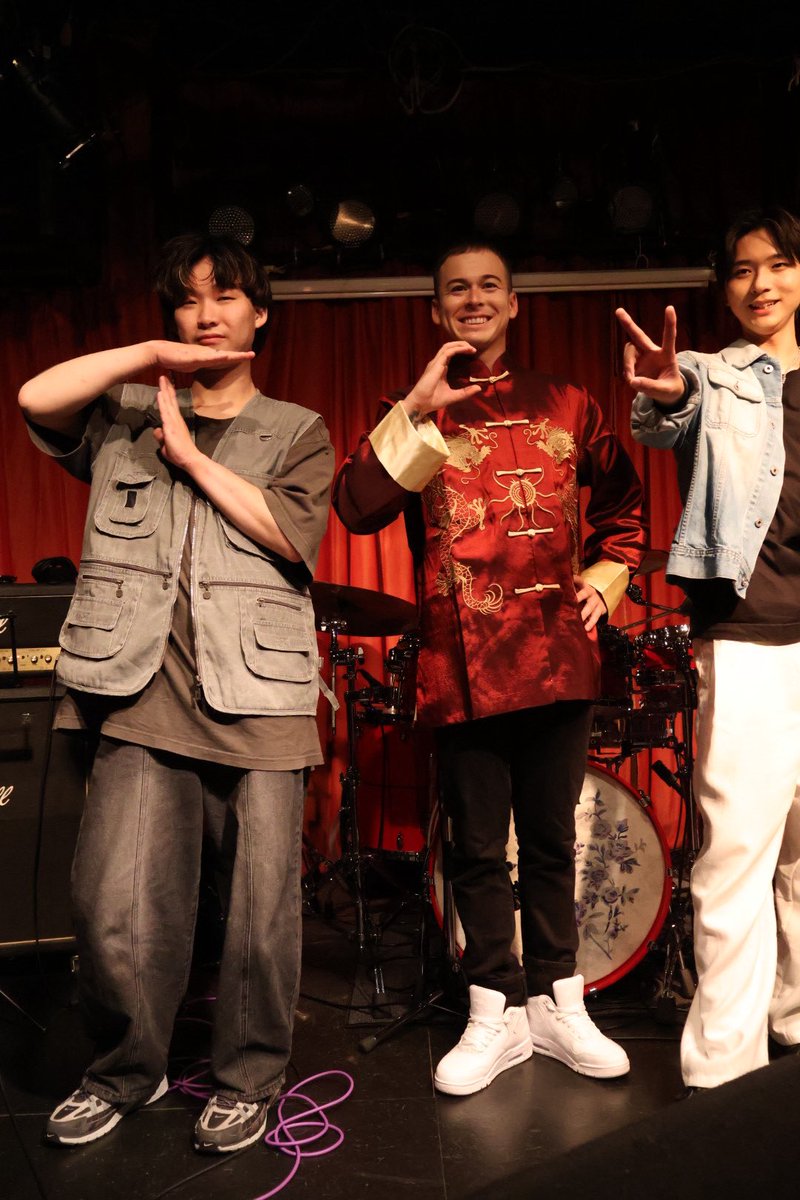 kaoricandy's tweet photo. ꓘ×⅄×ƆT 
チャイナ🇨🇳服めっちゃ似合っててカッコ良かった✨🥰✨
お歌もビートボックスもギターも全部最高🙌🙌🙌はやとくんのお歌本当に大好き✨素敵すぎた☺️
4人のほんわかトーク面白すぎてずっと笑ってる😂楽しかった🥳
即興演奏も素敵すぎた✨👏 https://t.co/ojy6YV9LtN
