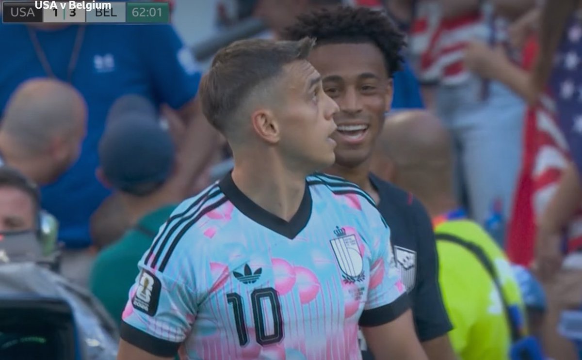 CushtyCS's tweet photo. Why is this guy smiling and laughing when his team is going to get knocked out? Damn, I would hate to be a #usa football, sorry, "soccer" fan rn. 

#belgiumvsUSA #Worldcup26 #fifaworldcup https://t.co/awoHt15qP1