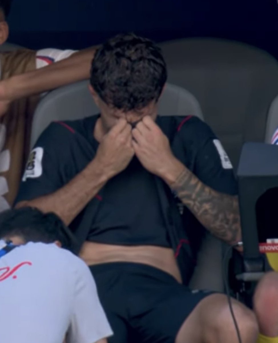 MenInBlazers's tweet photo. Christian Pulisic in tears on the USMNT sideline 😢

A horrible moment for him, who would've dreamed of this moment more than anyone knows 🇺🇸 https://t.co/JmSG27fcyS