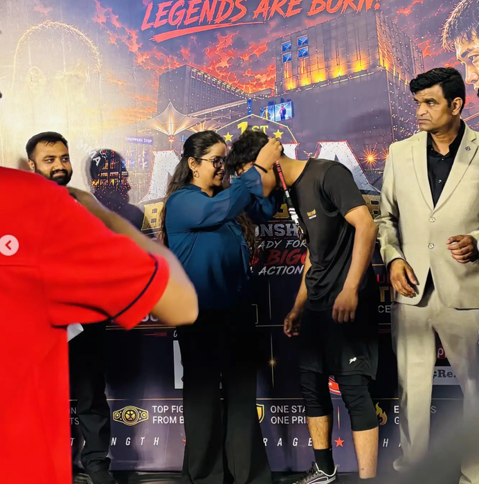 muslimnow3's tweet photo. AMU student Monajjal wins title at Bihar MMA Championship.एएमयू छात्र मोनज्जल ने बिहार एमएमए चैंपियनशिप में जीता खिताब @AMUofficialPRO #amu_sports
https://t.co/WozV6thX3l https://t.co/IfkI3UdPWX