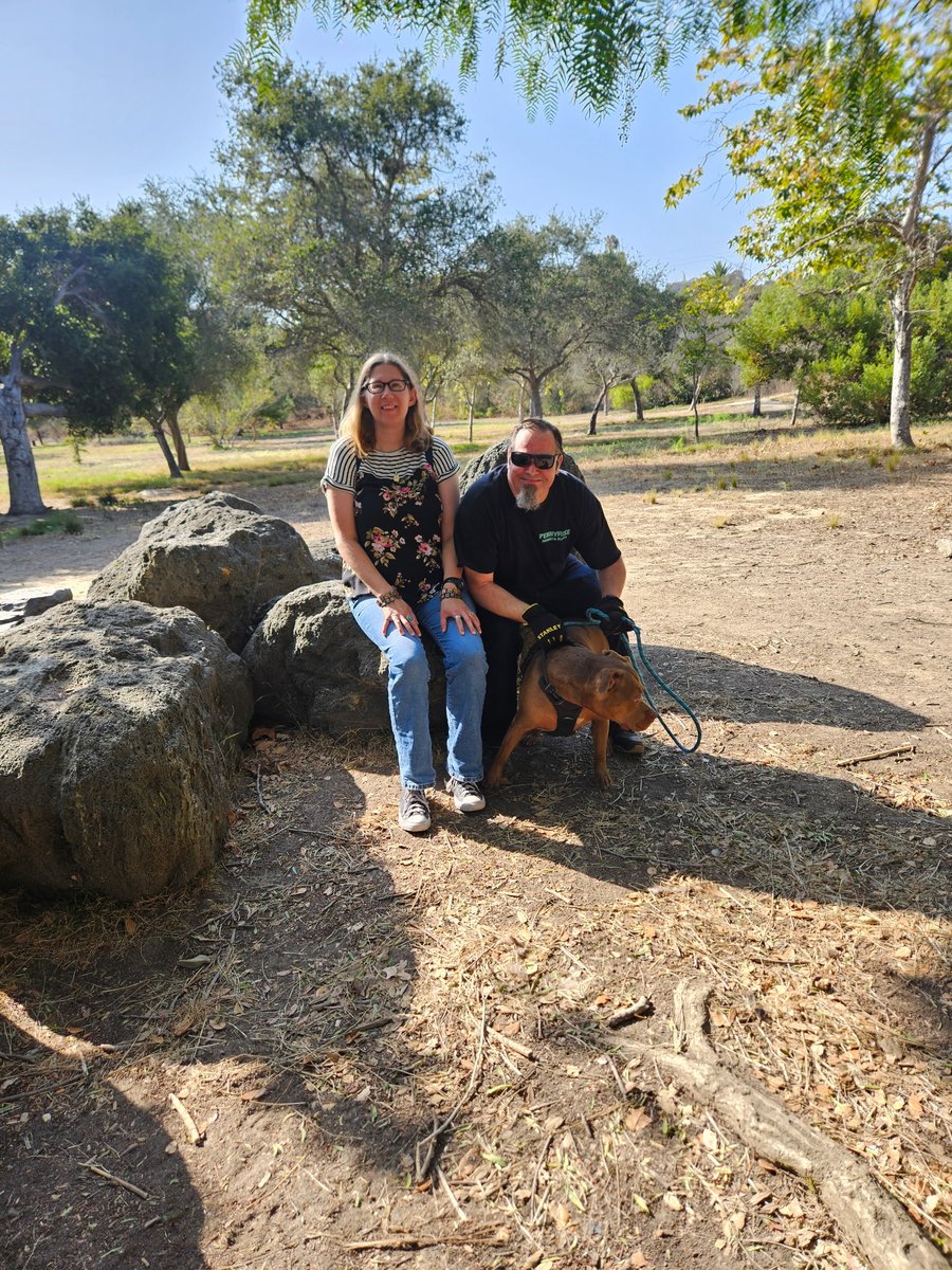PattinsonFan86's tweet photo. Canyon park walk with cali last week https://t.co/AZxCKeeHLR