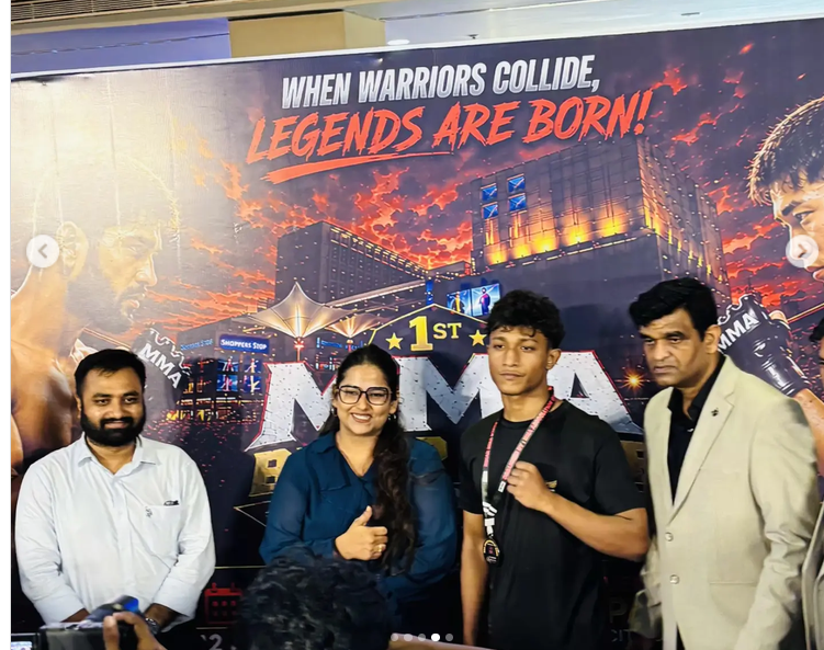 muslimnow3's tweet photo. AMU student Monajjal wins title at Bihar MMA Championship.एएमयू छात्र मोनज्जल ने बिहार एमएमए चैंपियनशिप में जीता खिताब @AMUofficialPRO #amu_sports
https://t.co/WozV6thX3l https://t.co/IfkI3UdPWX