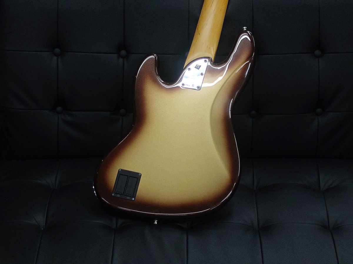 GIB_Hyogo's tweet photo. Fender / American Ultra Jazz Bass V Mocha Burst 2022

​PLEKにて精密なすり合わせを行い、12F上でB弦2.3mm〜G弦1.5mmにセッティング済みです。演奏性は抜群です！

販売価格は330,000円です。
飯干

#GIBホヤホヤ https://t.co/gKSSwAk7xf