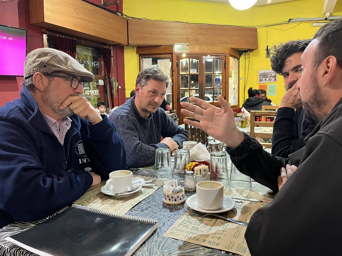 lucasboyanovsky's tweet photo. Sin INTI no hay más libertad: hay menos calidad de vida, menos industria, menos tecnología y menos soberanía.

El desguace del INTI no es un recorte más de Milei y Sturzenegger. Es una decisión política que debilita al Estado, golpea a las pymes y atenta contra el desarrollo productivo de la Argentina.

Hoy nos reunimos con Marcelo, Pablo y Héctor, trabajadores e investigadores del INTI, para conocer el impacto que están teniendo las políticas de desregulación sobre un organismo estratégico para nuestro país.

El INTI está presente en la vida cotidiana de todos: certifica procesos productivos, acredita ensayos reconocidos internacionalmente y controla instrumentos como los alcoholímetros, además de garantizar la calidad y seguridad de cientos de productos que usamos todos los días. Ese trabajo no puede ser reemplazado por el mercado.

Destruir el INTI es destruir ciencia, tecnología, industria y soberanía. No hay futuro para la Argentina si el Gobierno sigue desmantelando las herramientas que hacen posible producir, innovar y generar trabajo.