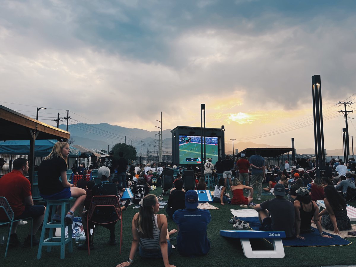 anthonyashley's tweet photo. Nice setting for the game. https://t.co/6pjuFDXjIN