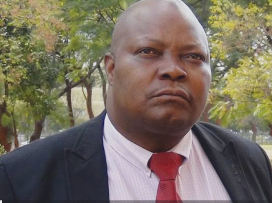 BelindaMaf45541's tweet photo. Surely Zanu PF knows it's threat. They had to preplan his arrest in 2022 in order to highjack the CCC. Now they made sure that he gets arrested in a foreign country to block him from fighting CAB 3. It will not work ‼️‼️. The struggle continues.......

#NoTo2030
#EdMustGo https://t.co/XRwsOjULZl