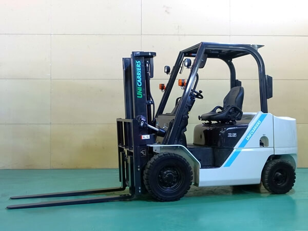 pcs_forklift's tweet photo. 【#PCS大阪営業所 より】
中古のフォークリフトを選ぶとき、
写真やデータだけで決めるのは少し不安ですよね。

現場の天井高に合うマストか、
荷物に合うアタッチメントかなど、
実際に「見て・動かして」確認することが失敗しない最大のコツです！

お気軽に試乗＆現車確認、お待ちしております😆 https://t.co/MHjlOhYPAp