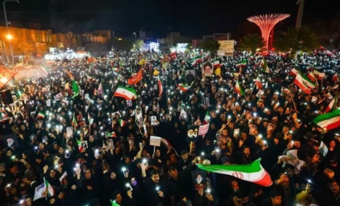 teleSURtv's tweet photo. 🚨Irán califica de "delirante" a Trump tras amenaza de ganar la guerra "de una forma u otra". Zolghadr: "El único resultado que obtuvo fue la derrota y las súplicas desesperadas por negociaciones". #Irán #EEUU #Trump #teleSUR https://t.co/N9icr7maTY